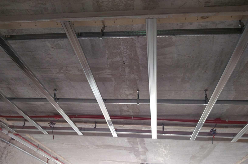 装饰吊顶什么龙骨材料好？最热门的三种材料