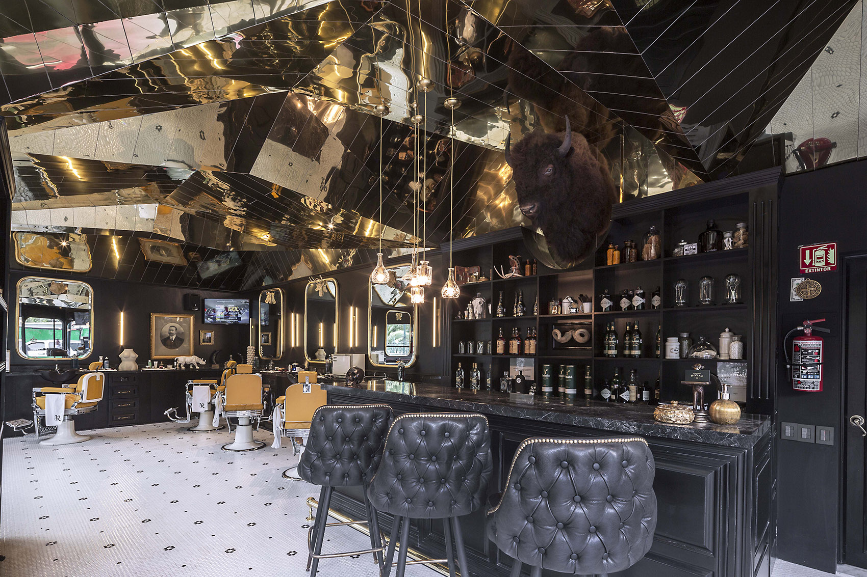 高档理发店装修效果图